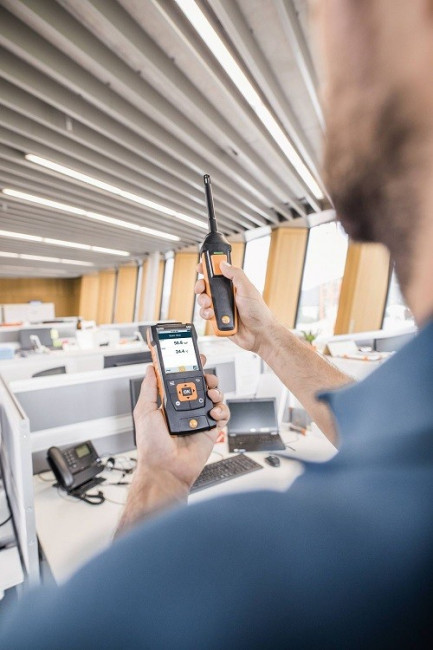 Комплект Testo 400 для оценки качества воздуха и уровня комфорта в помещении со стойкой Комплект Testo 400 для оценки качества воздуха и уровня комфорта в помещении со стойкой