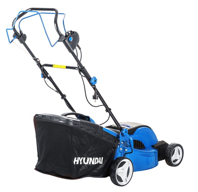Самоходная электрическая  газонокосилка Hyundai LE 4600S Drive Самоходная электрическая  газонокосилка Hyundai LE 4600S Drive