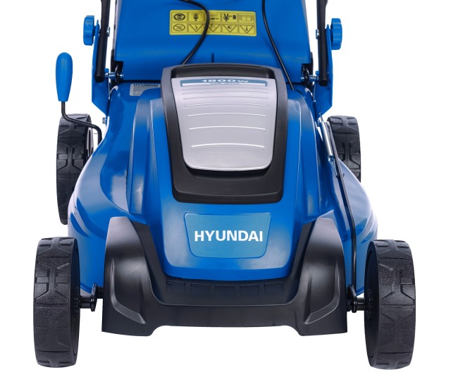 Самоходная электрическая  газонокосилка Hyundai LE 4600S Drive Самоходная электрическая  газонокосилка Hyundai LE 4600S Drive