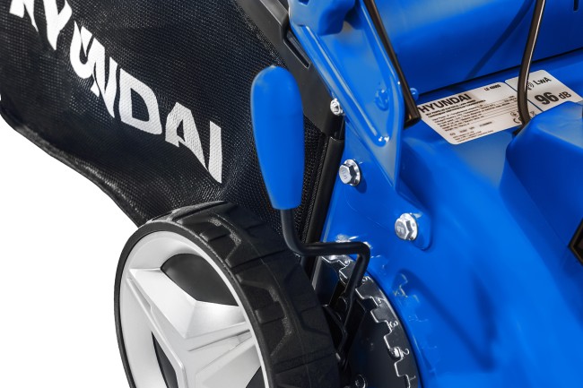 Самоходная электрическая  газонокосилка Hyundai LE 4600S Drive Самоходная электрическая  газонокосилка Hyundai LE 4600S Drive